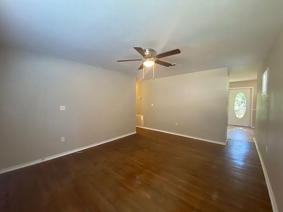 3rd image of 725 Northhill Dr