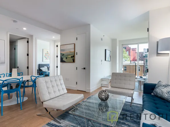 824 Lexington Avenue image 1 of 24