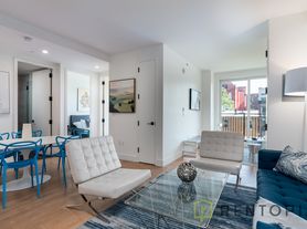 824 Lexington Ave