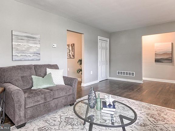 4th image of 520 Park Ave