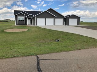 6702 Tiffany Dr, Bismarck, ND 58504