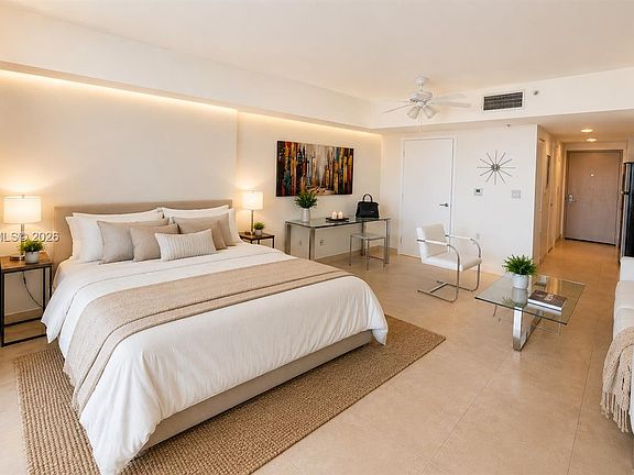 3rd image of 1750 N Bayshore Dr #1908