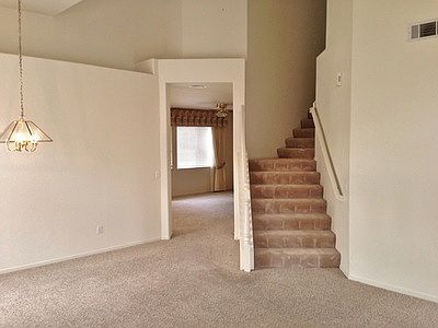4th image of 207 Berkshire Ct