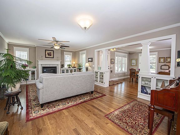 4th image of 1319 E Monroe Street