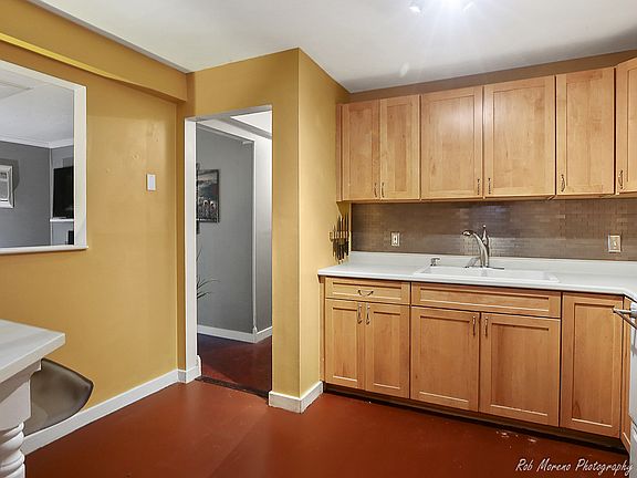 4th image of 3 Birchwood Pt APT 203
