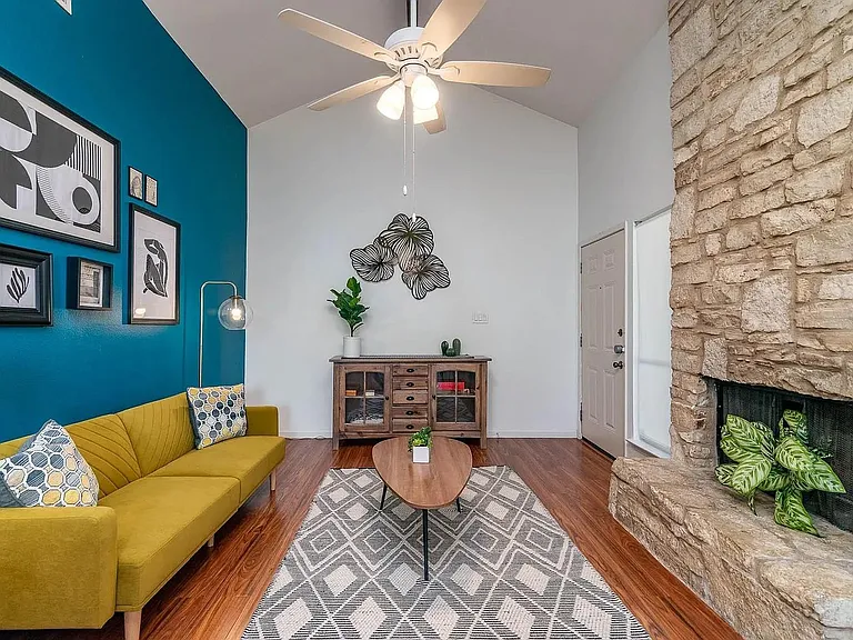 5405 Brompton Cir #B — Photo 4