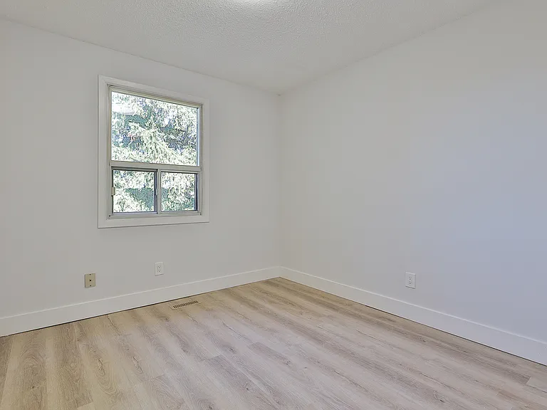 207 Scarborough Golf Club Rd — Photo 17