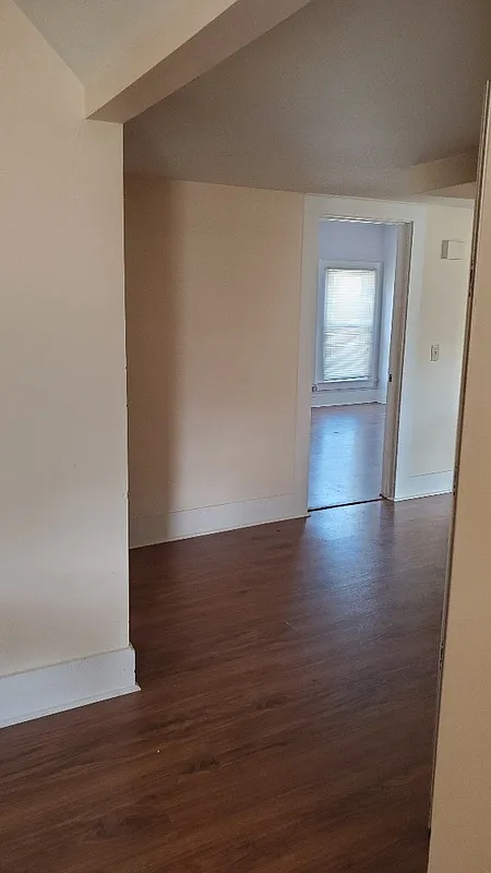 3 bed, 1.0 bath, 1030 sqft, $1,575 — Photo 4