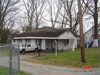 4th image of 215 McPherson St