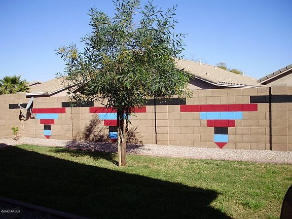 2nd image of 100 E Lupine Pl