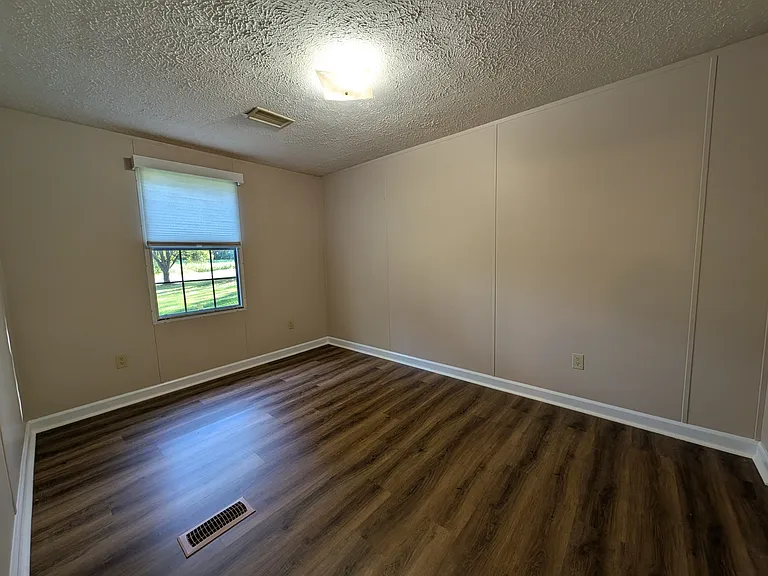 119 Robert Rd — Photo 10