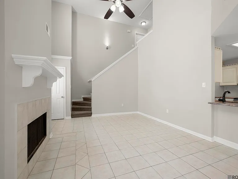 5050 Stumberg Ln — Photo 5