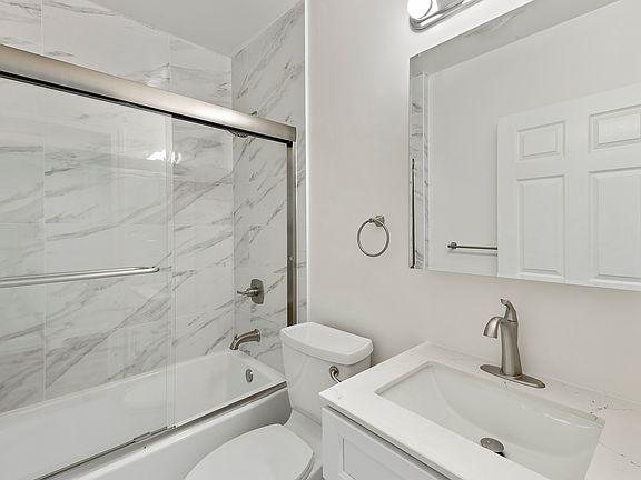 5th image of 284 Chenery St #284