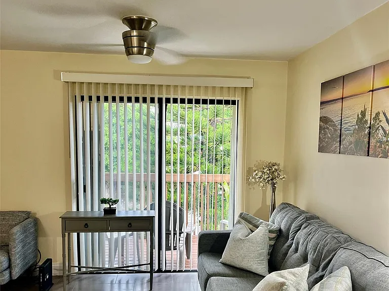629 Executive Center Dr #J-204 — Photo 6