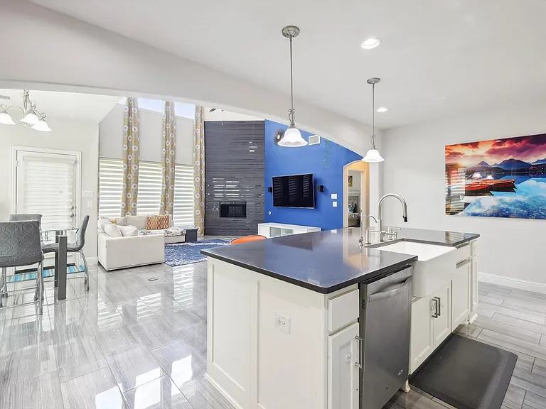 5012 Engleswood Trl — Photo 10