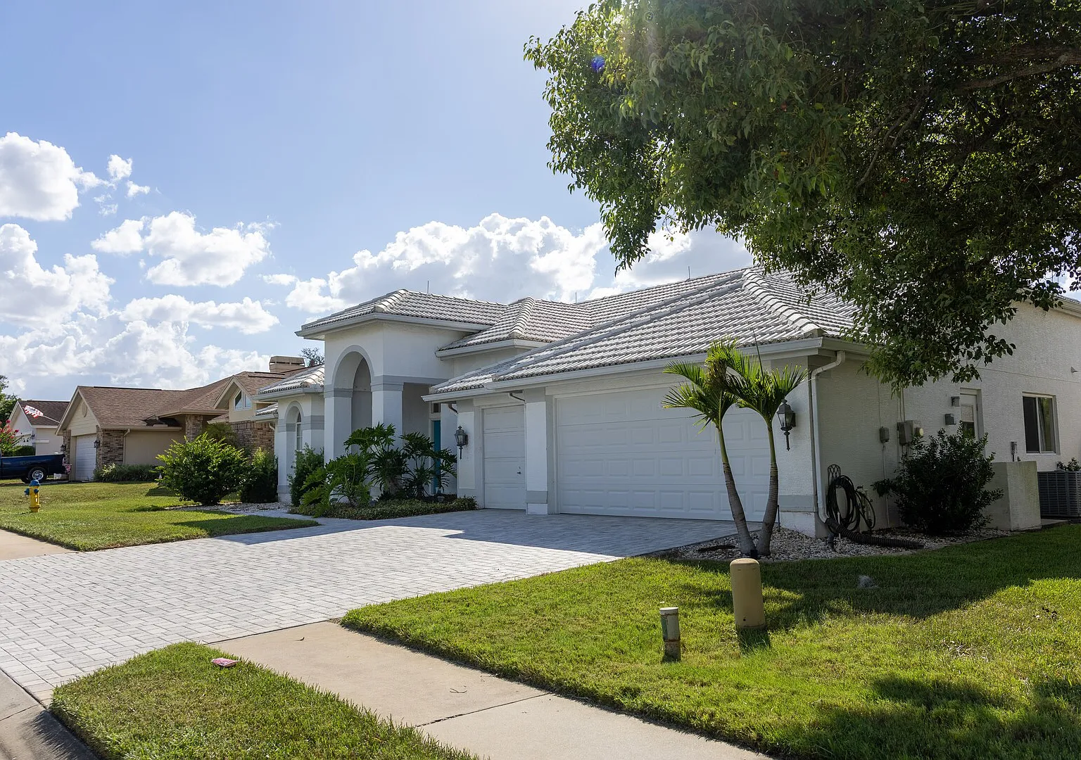 Furnished 4BR/3BA Pool Home Near Golf Course, Hudson FL — Photo 2