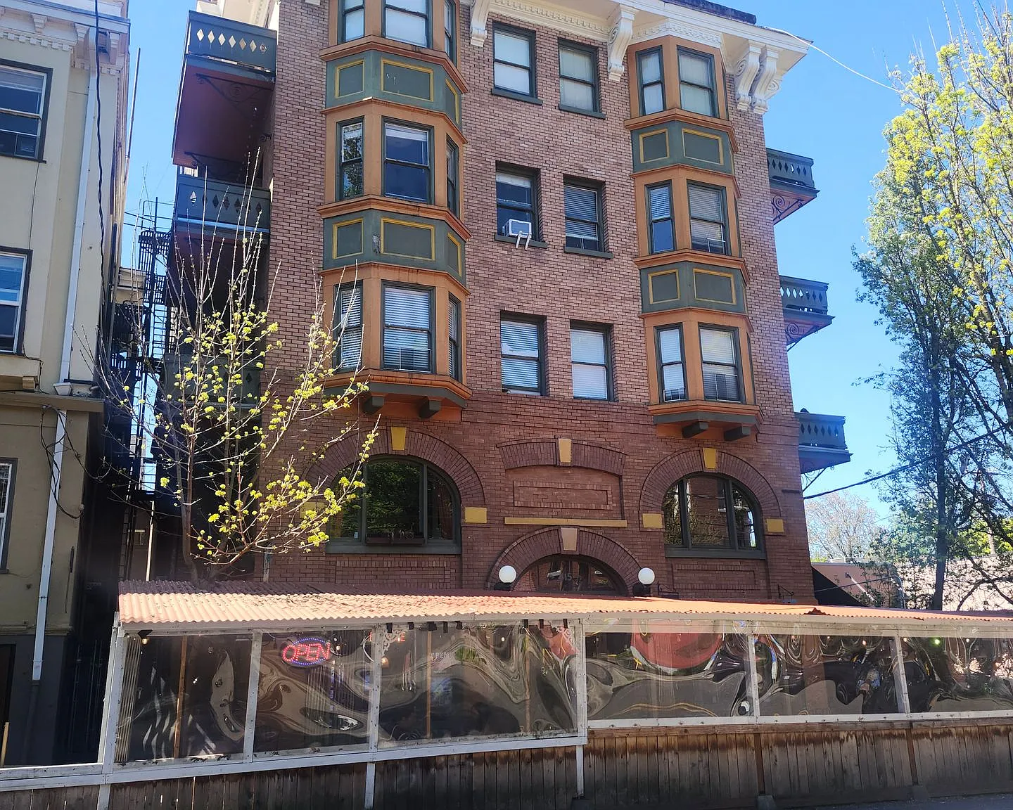 Margaret Apartments — Photo 2