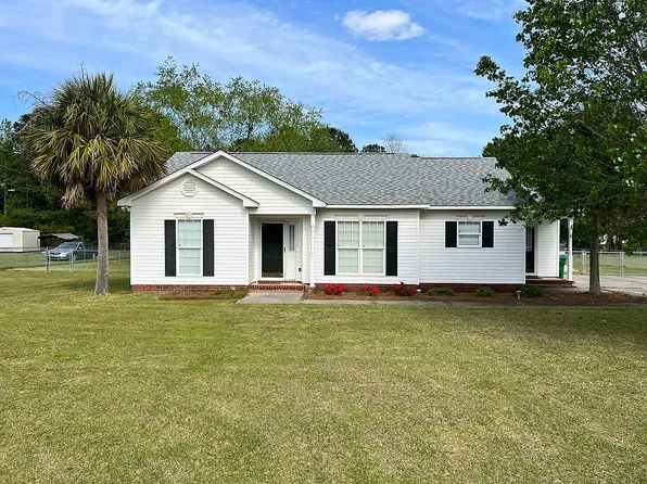 2418 Wills Pl, Effingham, SC 29541
