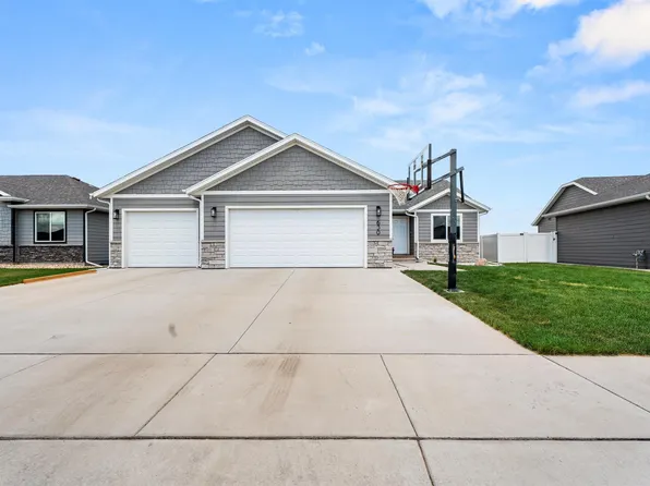 630 Creekside Trl, Harrisburg, SD 57032