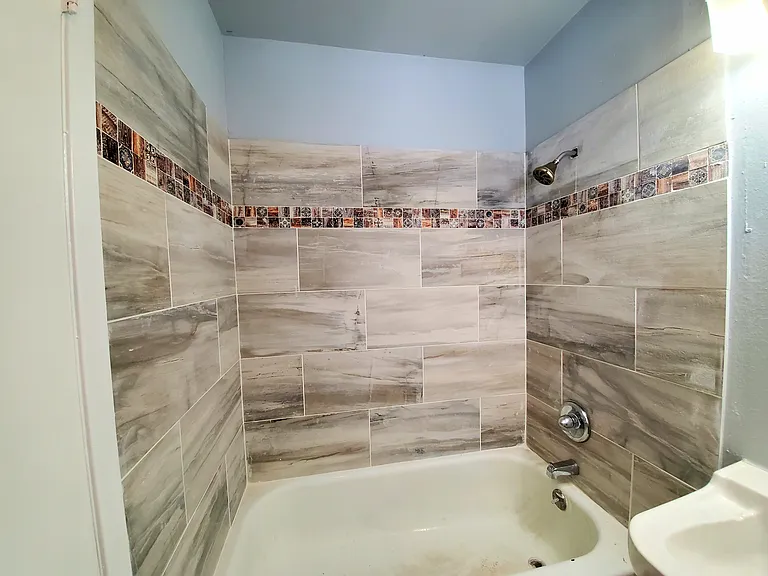 1327 Quintana Rd #3 — Photo 6