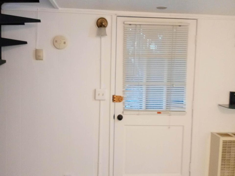 1st image of 510 W 7th St #B