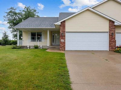 104 Country View Dr, Mechanicsville, IA, 52306