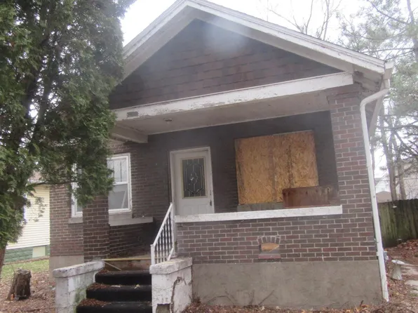 823 Pershing Blvd, Clinton, IA 52732