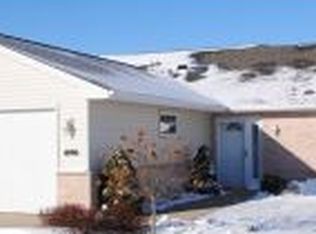 1696 Twin Lakes Cres, Green Bay, WI 54311