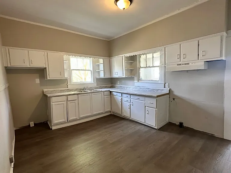 4801 Avenue S — Photo 3
