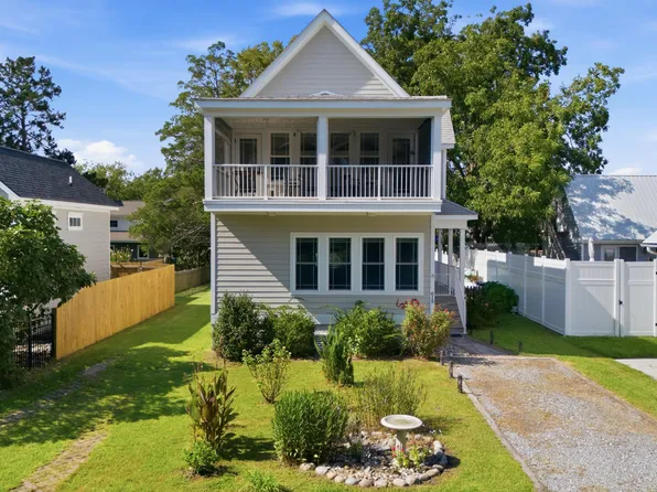 619 First Avenue, Oriental, NC 28571