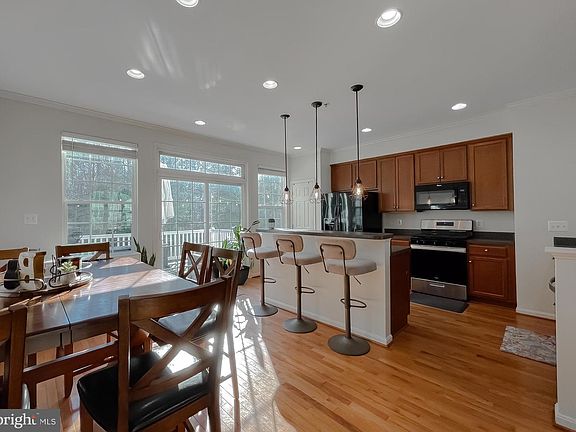 3rd image of 44285 Beaver Creek Dr