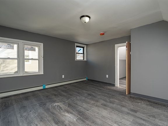 421 Logan st Bridgeport-Floors 2 and 3-20201120-007