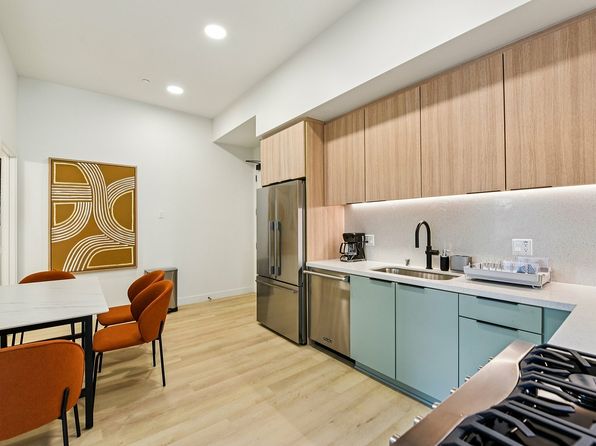 360 N Hayworth Ave #203C