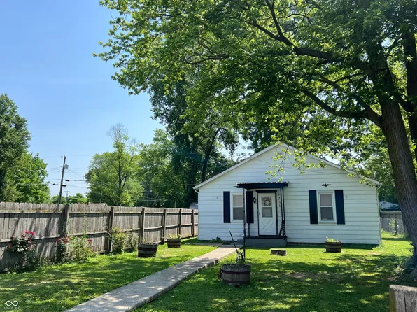 1206 Lincoln St, Shelbyville, IN 46176