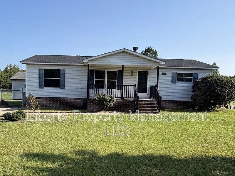 3 bed, 2.0 bath, 1260 sqft, $1,275 — Photo 1