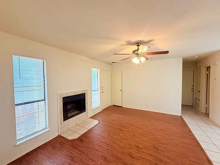 405 Parkhill Cv — Photo 6