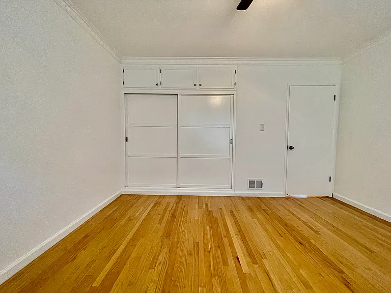 1266 N Laurel Ave #3 — Photo 19