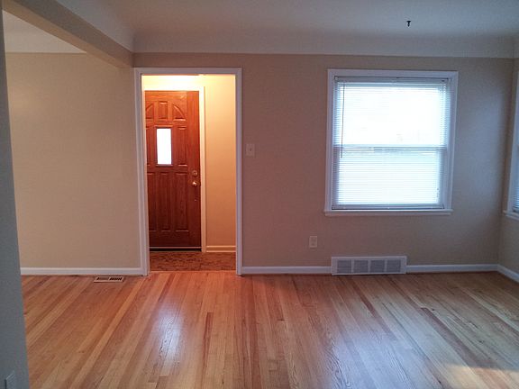 5th image of 21143 Country Club Dr