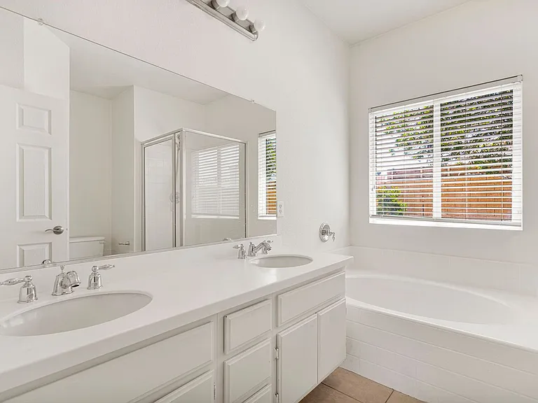 13085 Camden Ln — Photo 14