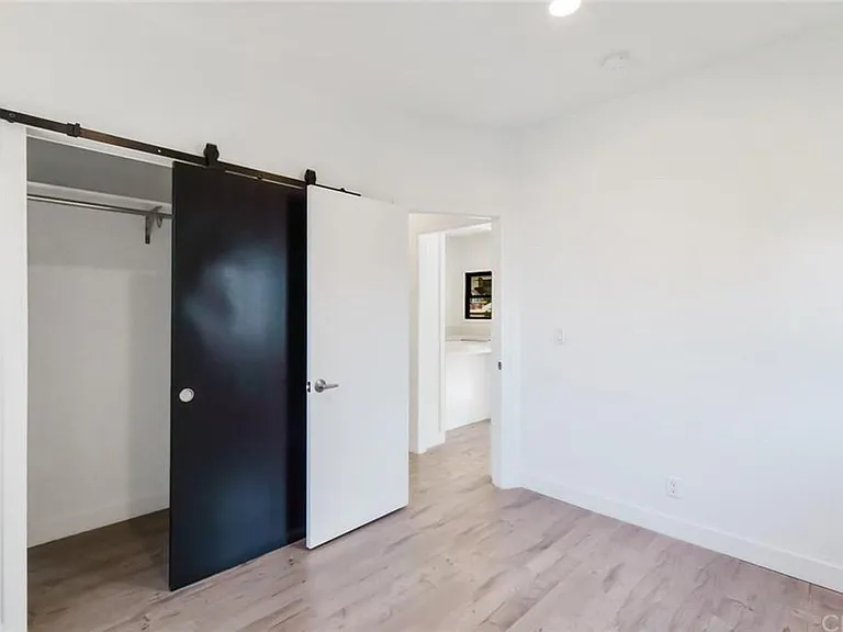 211 N Loma Ave — Photo 14