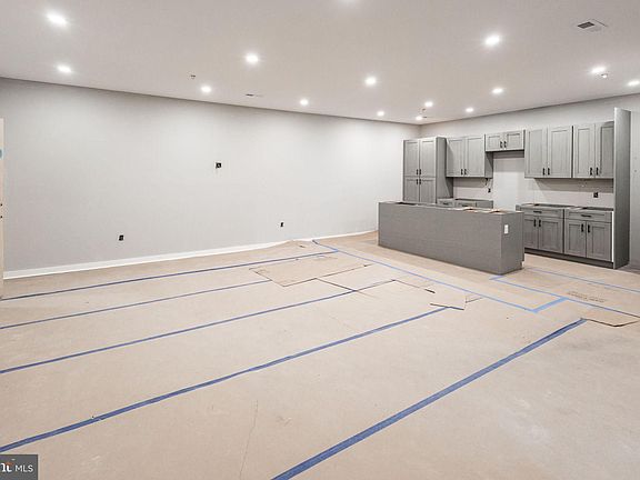 2nd image of 1217 E Columbia Ave #19-4
