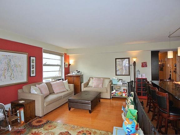 3rd image of 100 Lasalle St #13G