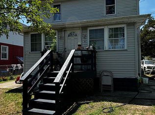 15 E Adams Ave, Pleasantville, NJ 08232