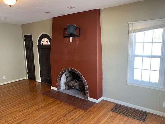 4th image of 2205 Kossuth St