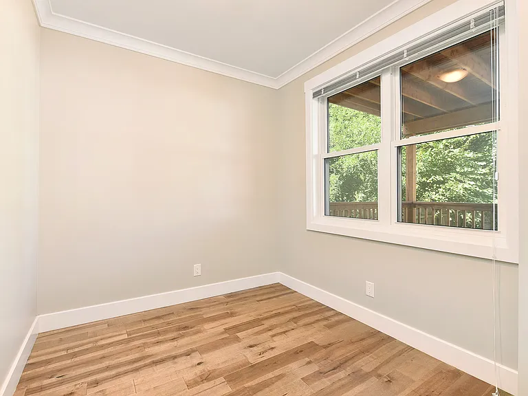 3222 Peter St #1 — Photo 6
