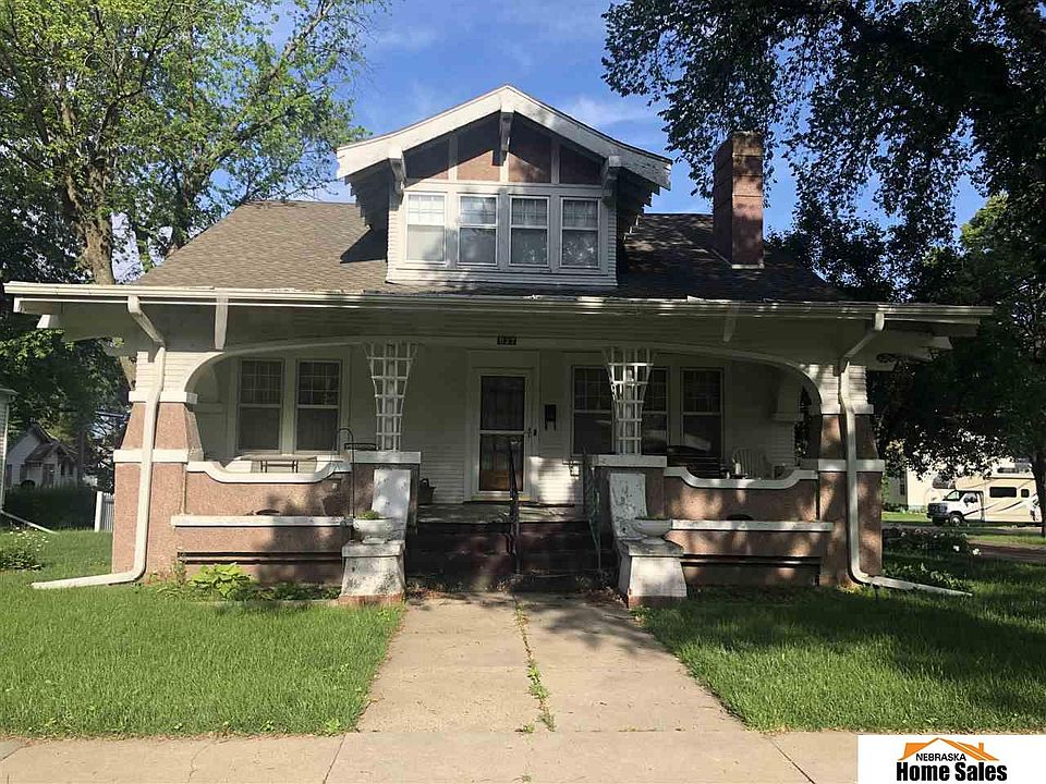 1st image of 927 N Iowa Ave