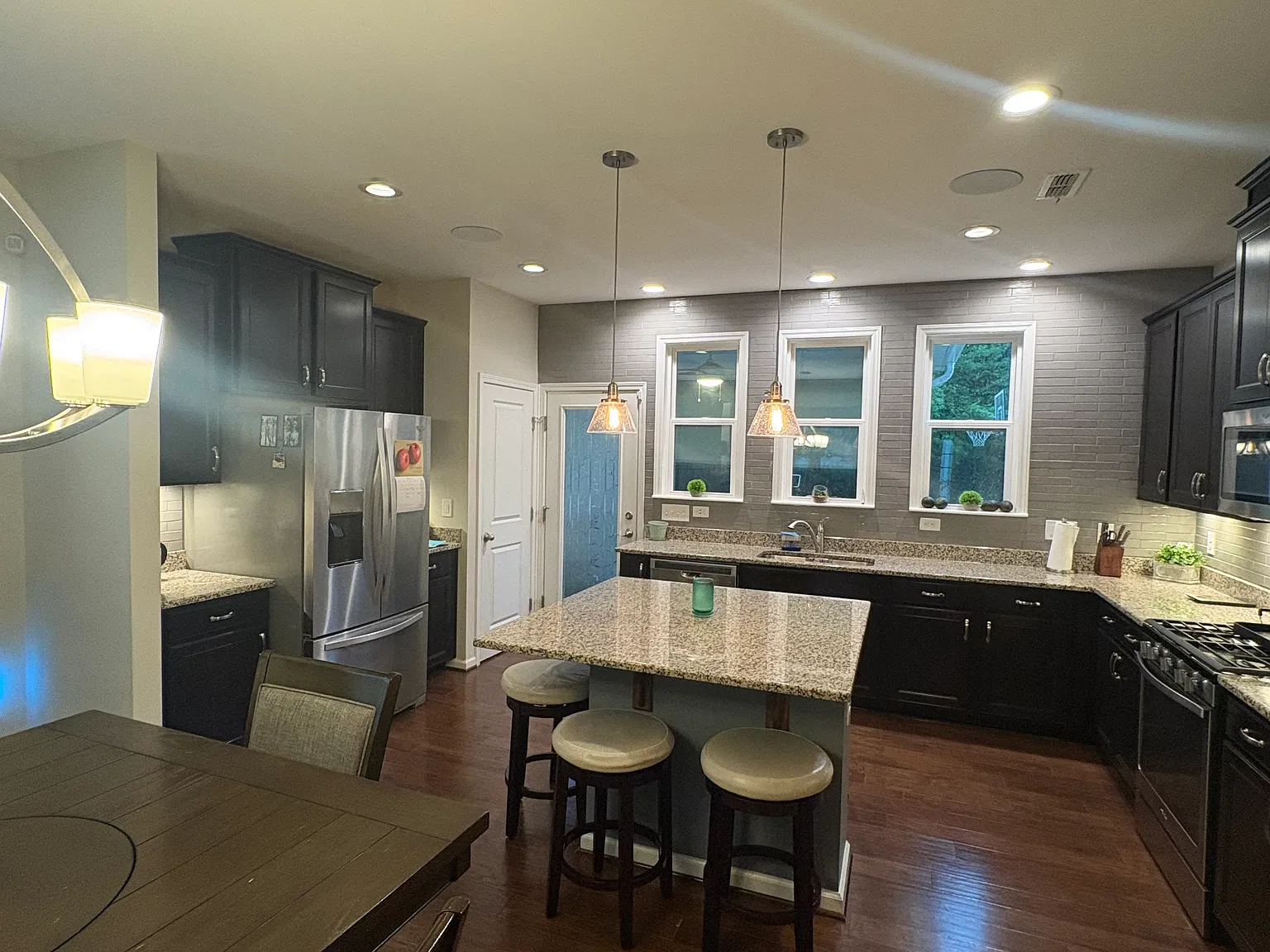 3 bed, 2.5 bath, 2218 sqft, $2,695 — Photo 3