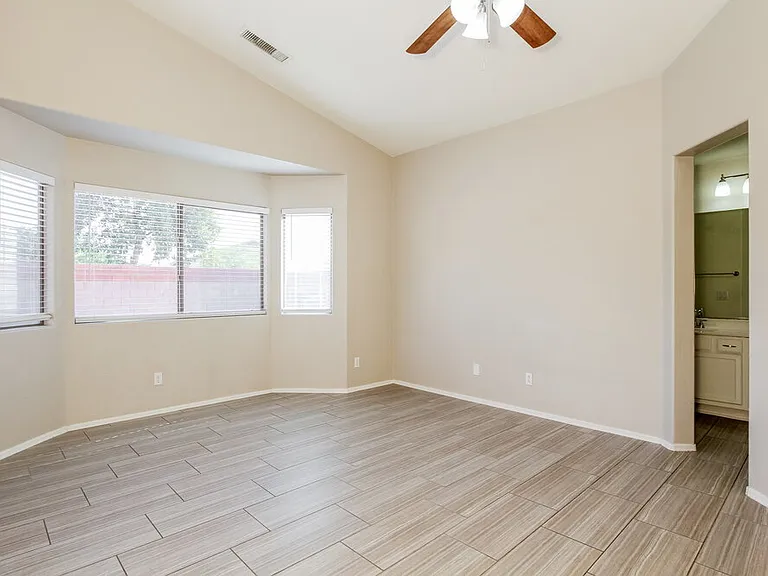2525 S 109th Dr — Photo 10