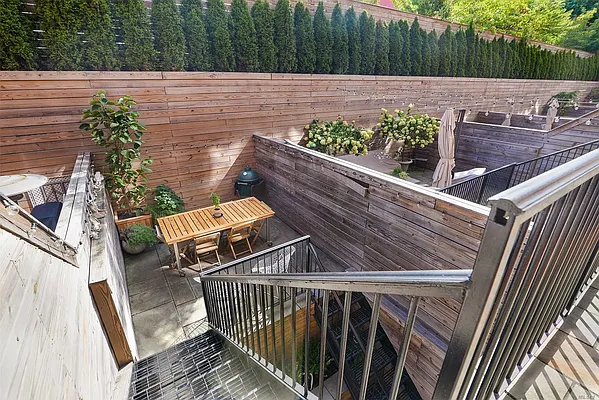 Sold by Century 21 Milestone Realty | media 18