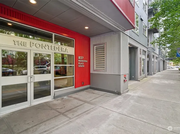 827 Hiawatha Place S #302, Seattle, WA 98144